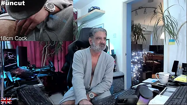 Snapshot of OnlineBossUK chatting on October 23, 2025, 7:07 am OnlineBossUK online show from October 23, 2025, 7:07 am