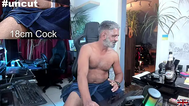 OnlineBossUK online show from March 23, 2025, 2:04 am