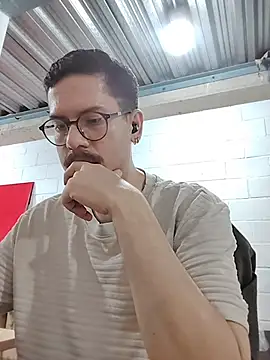 Snapshot of AndyHepburn chatting on October 16, 2025, 2:36 pm AndyHepburn online show from October 16, 2025, 2:36 pm