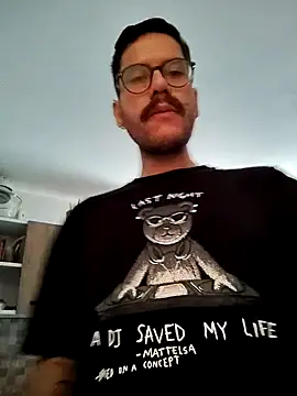 Snapshot of AndyHepburn chatting on November 11, 2025, 4:35 pm AndyHepburn online show from November 11, 2025, 4:35 pm