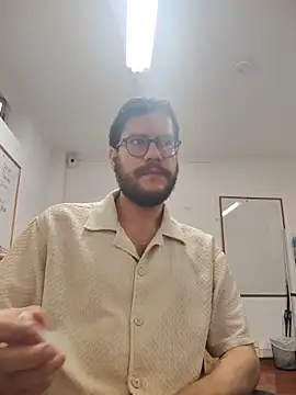 Snapshot of AndyHepburn chatting on April 8, 2026, 9:05 pm AndyHepburn online show from April 8, 2026, 9:05 pm