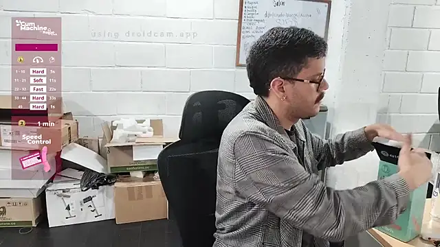 Snapshot of AndyHepburn chatting on October 20, 2025, 7:58 pm AndyHepburn online show from October 20, 2025, 7:58 pm