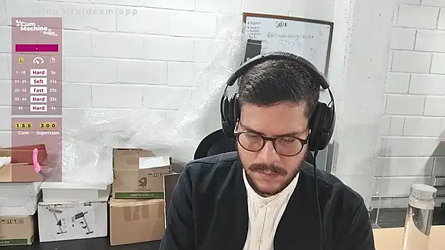 Snapshot of AndyHepburn chatting on October 8, 2025, 1:56 pm AndyHepburn online show from October 8, 2025, 1:56 pm