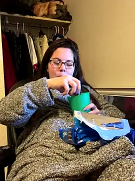 Snapshot of LacieStar chatting on December 8, 2024, 5:22 pm LacieStar online show from December 8, 2024, 5:22 pm