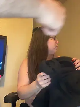 Snapshot of LacieStar chatting on December 16, 2024, 2:04 am LacieStar online show from December 16, 2024, 2:04 am