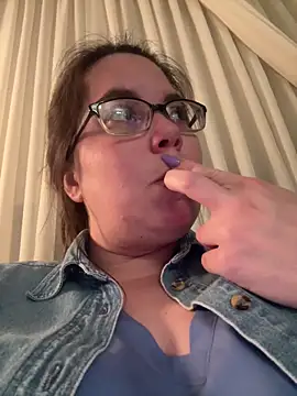 Snapshot of LacieStar chatting on December 9, 2024, 10:30 pm LacieStar online show from December 9, 2024, 10:30 pm