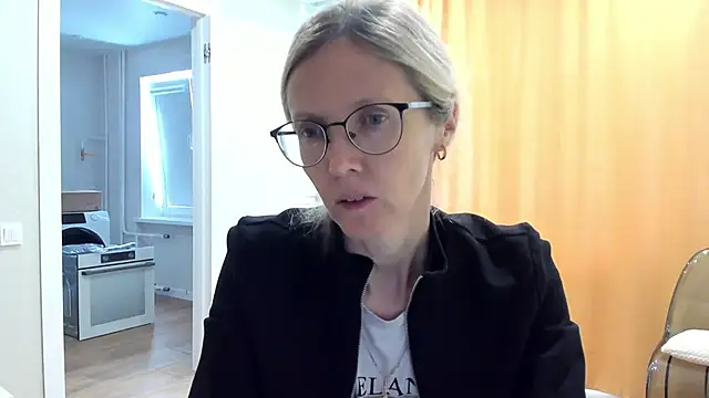 angelmommu online show from October 12, 2025, 6:37 am