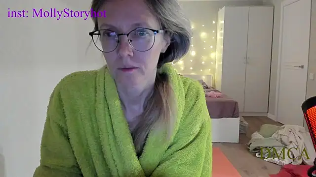 angelmommu online show from December 23, 2025, 4:56 am