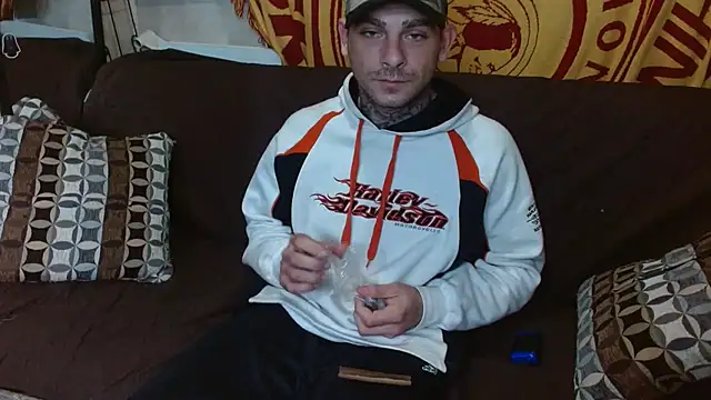 Snapshot of DADDY_KANE8--- chatting on February 16, 2025, 6:21 pm DADDY KANE8--- online show from February 16, 2025, 6:21 pm