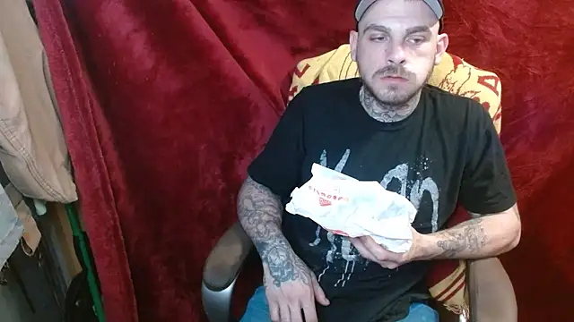 Snapshot of DADDY_KANE8--- chatting on March 13, 2025, 8:11 pm DADDY KANE8--- online show from March 13, 2025, 8:11 pm