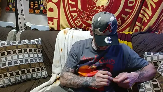 Snapshot of DADDY_KANE8--- chatting on February 9, 2025, 12:28 am DADDY KANE8--- online show from February 9, 2025, 12:28 am