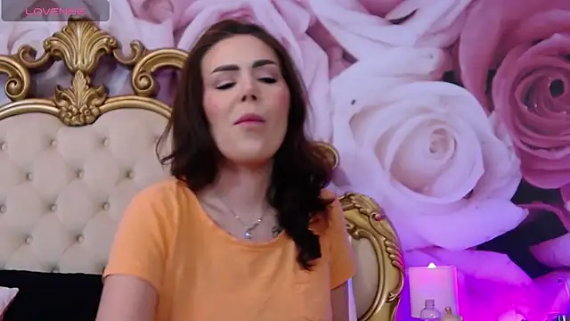 Snapshot of HessaHessy chatting on October 14, 2025, 6:08 pm HessaHessy online show from October 14, 2025, 6:08 pm