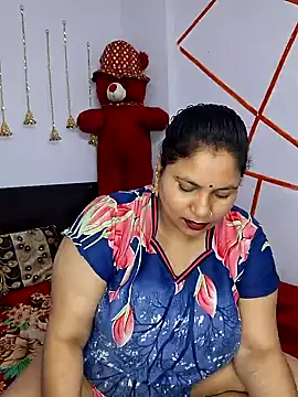 MOM-SUN-COUPLE online show from January 26, 2025, 3:36 pm