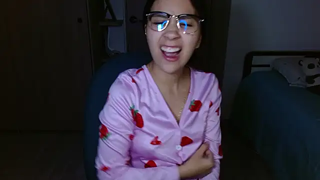 mia  lopez  online show from February 25, 2026, 12:44 am