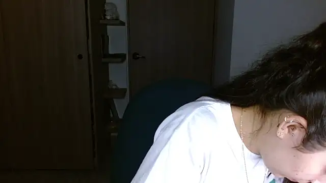 mia  lopez  online show from May 9, 2026, 4:49 am