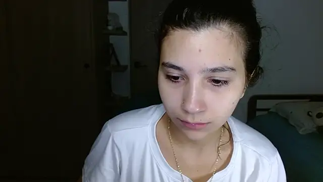 mia  lopez  online show from February 18, 2026, 4:54 am