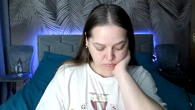 uliastar online show from November 28, 2025, 9:20 am