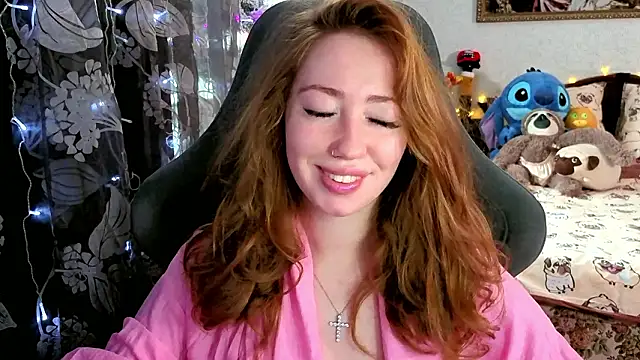 TinaBrook online show from March 12, 2026, 4:40 am