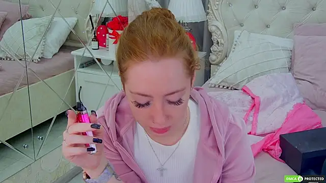 Snapshot of TinaBrook chatting on October 8, 2025, 3:41 am TinaBrook online show from October 8, 2025, 3:41 am