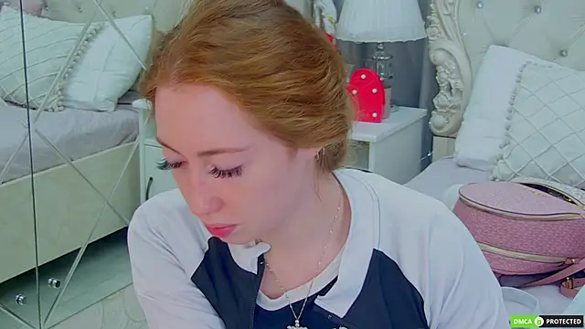 Snapshot of TinaBrook chatting on December 3, 2025, 3:40 am TinaBrook online show from December 3, 2025, 3:40 am