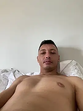 alexsandropllt online show from February 21, 2026, 7:27 pm