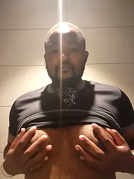 Snapshot of douksm chatting on March 7, 2025, 8:45 am douksm online show from March 7, 2025, 8:45 am