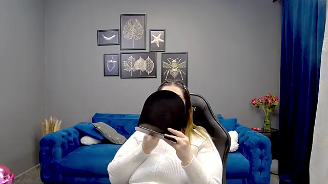 Snapshot of Katewalker_ chatting on March 6, 2025, 6:16 pm Katewalker online show from March 6, 2025, 6:16 pm