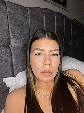 Snapshot of martina_contreras chatting on February 22, 2026, 6:16 am martina contreras online show from February 22, 2026, 6:16 am