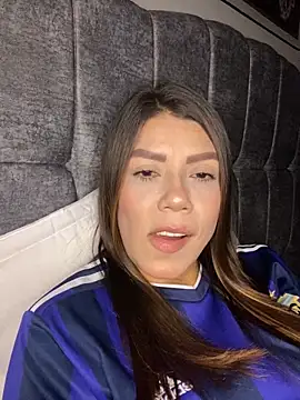 Snapshot of martina_contreras chatting on November 28, 2025, 5:07 am martina contreras online show from November 28, 2025, 5:07 am