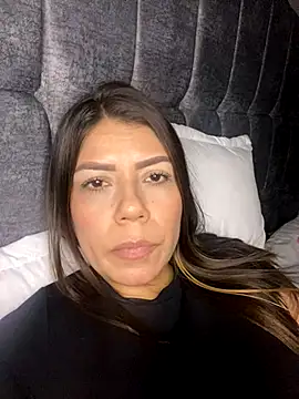 Snapshot of martina_contreras chatting on November 1, 2025, 8:08 am martina contreras online show from November 1, 2025, 8:08 am