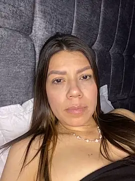 Snapshot of martina_contreras chatting on November 9, 2025, 2:10 pm martina contreras online show from November 9, 2025, 2:10 pm