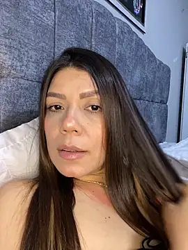 martina contreras online show from December 19, 2025, 3:10 am