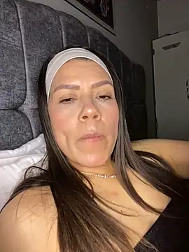 Snapshot of martina_contreras chatting on February 9, 2026, 4:10 am martina contreras online show from February 9, 2026, 4:10 am