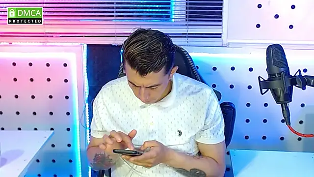 Darko0717 online show from October 25, 2025, 2:17 pm