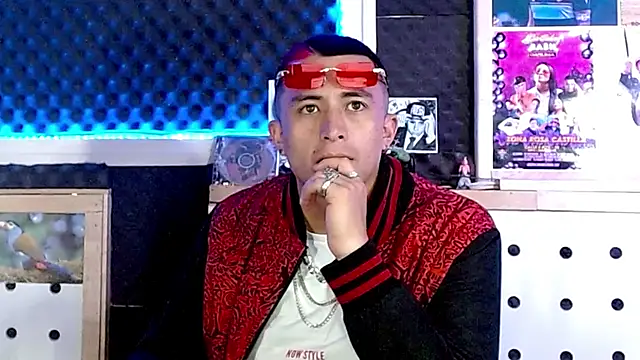 Darko0717 online show from March 18, 2025, 9:21 pm