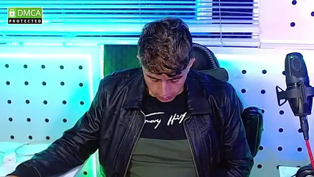 Darko0717 online show from October 17, 2025, 10:33 pm