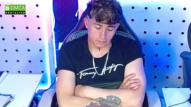 Darko0717 online show from October 6, 2025, 10:21 pm