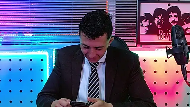 Snapshot of Darko0717 chatting on July 25, 2026, 12:33 pm Darko0717 online show from July 25, 2026, 12:33 pm
