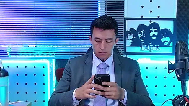Snapshot of Darko0717 chatting on June 16, 2026, 12:49 pm Darko0717 online show from June 16, 2026, 12:49 pm