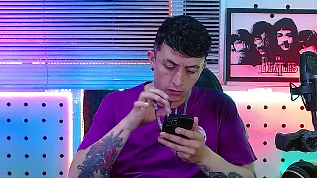 Snapshot of Darko0717 chatting on July 14, 2026, 4:57 pm Darko0717 online show from July 14, 2026, 4:57 pm
