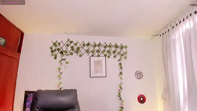 Snapshot of Cata_green chatting on November 12, 2025, 8:12 pm Cata green online show from November 12, 2025, 8:12 pm