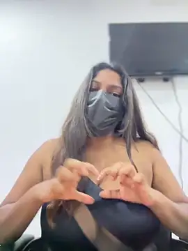 Snapshot of Black_Beauty997 chatting on March 4, 2025, 4:41 pm Black Beauty997 online show from March 4, 2025, 4:41 pm