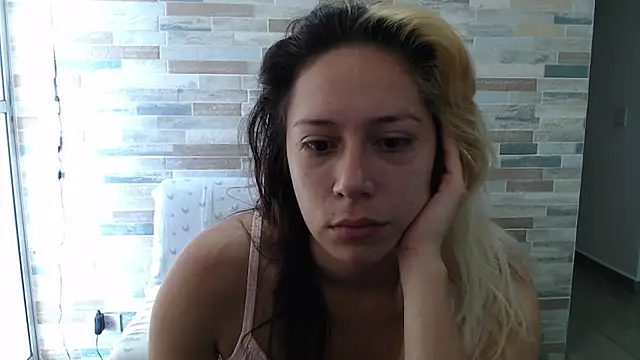 Snapshot of MommyMiaWs chatting on October 9, 2025, 1:22 pm MommyMiaWs online show from October 9, 2025, 1:22 pm