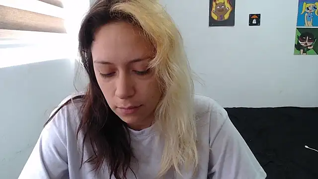 Snapshot of MommyMiaWs chatting on October 15, 2025, 2:14 pm MommyMiaWs online show from October 15, 2025, 2:14 pm