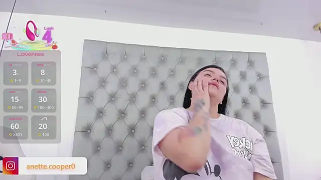 Snapshot of anette_cooper chatting on October 21, 2025, 3:50 am anette cooper online show from October 21, 2025, 3:50 am