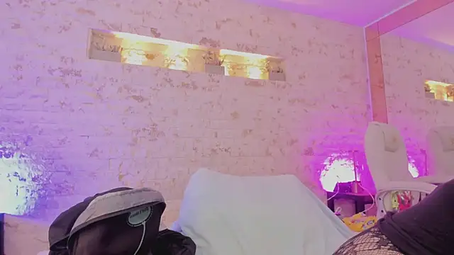 Snapshot of anette_cooper chatting on March 5, 2025, 9:49 am anette cooper online show from March 5, 2025, 9:49 am