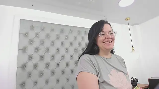 anette cooper online show from January 19, 2026, 3:32 am