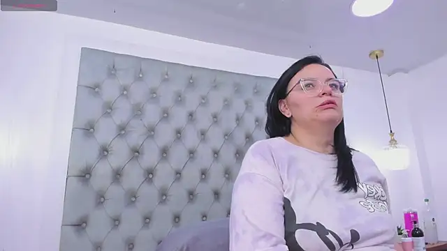 Snapshot of anette_cooper chatting on September 16, 2025, 3:18 am anette cooper online show from September 16, 2025, 3:18 am