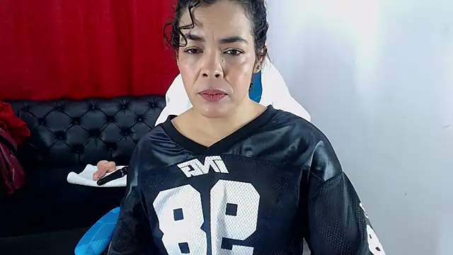 Snapshot of Abril_Beltran_ chatting on October 11, 2025, 10:55 pm Abril Beltran online show from October 11, 2025, 10:55 pm
