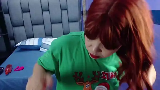 Snapshot of Abril_Beltran_ chatting on December 15, 2025, 9:09 pm Abril Beltran online show from December 15, 2025, 9:09 pm